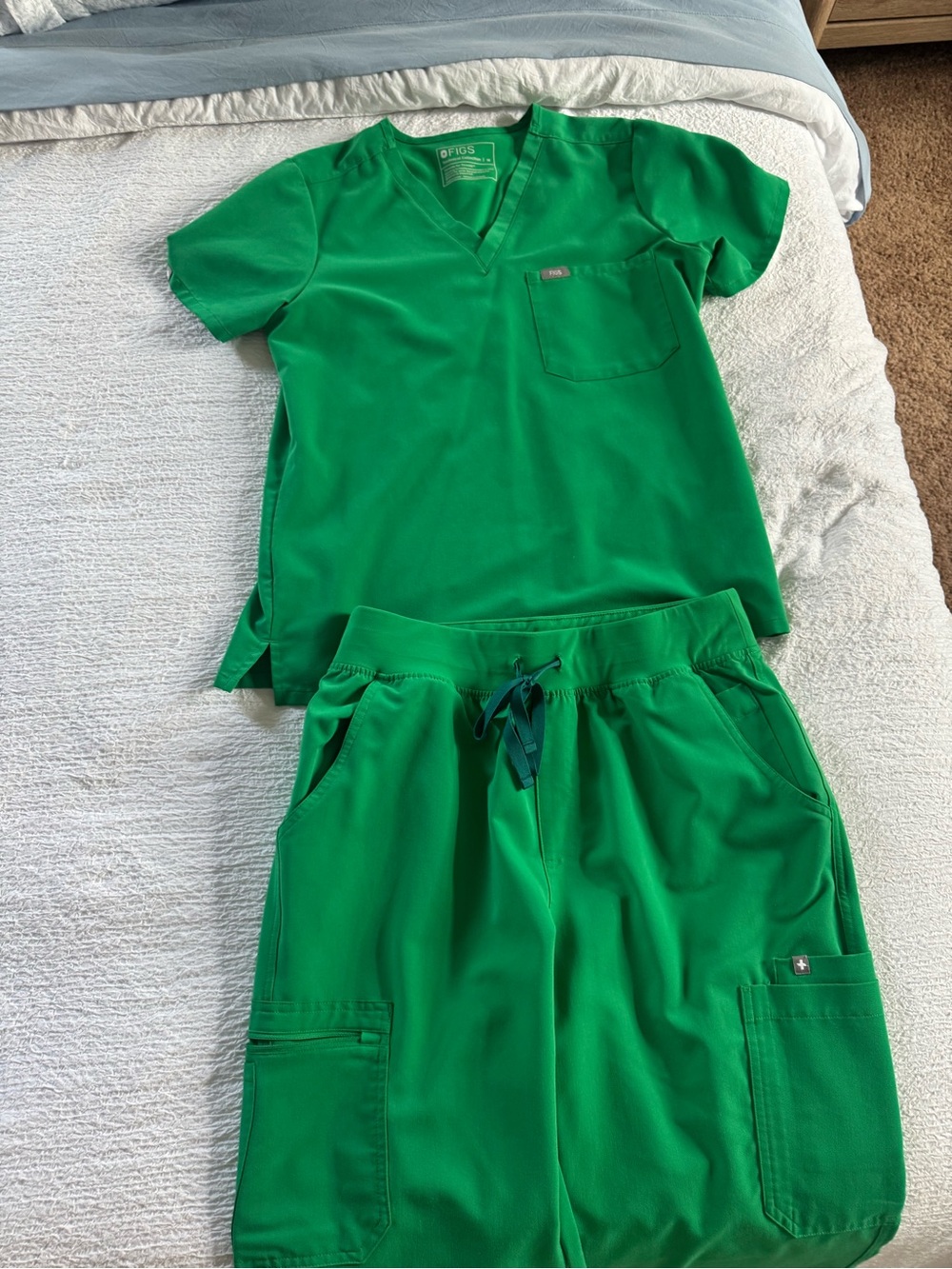 Figs Evergreen Scrub Set